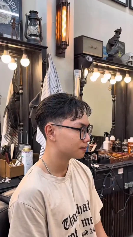 Kỹ thuật uốn tóc tạo độ phồng tự nhiên cho tóc mỏng và tóc ngắn nam đẹp hiện đại