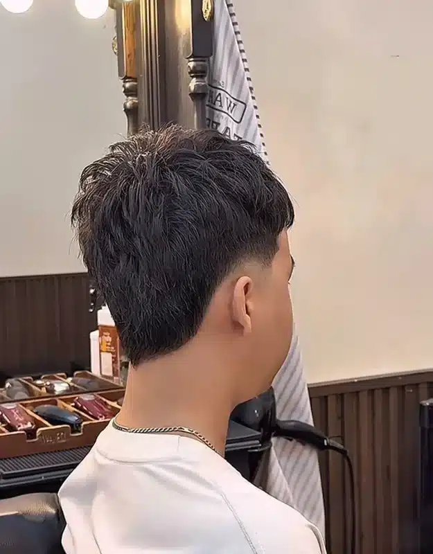Kỹ thuật uốn tóc tạo độ phồng tự nhiên cho tóc mỏng và tóc ngắn nam đẹp hiện đại
